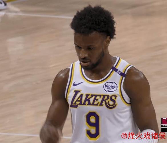 克内克特狂砍35分，布朗尼贡献4分2篮板，湖人险胜太阳