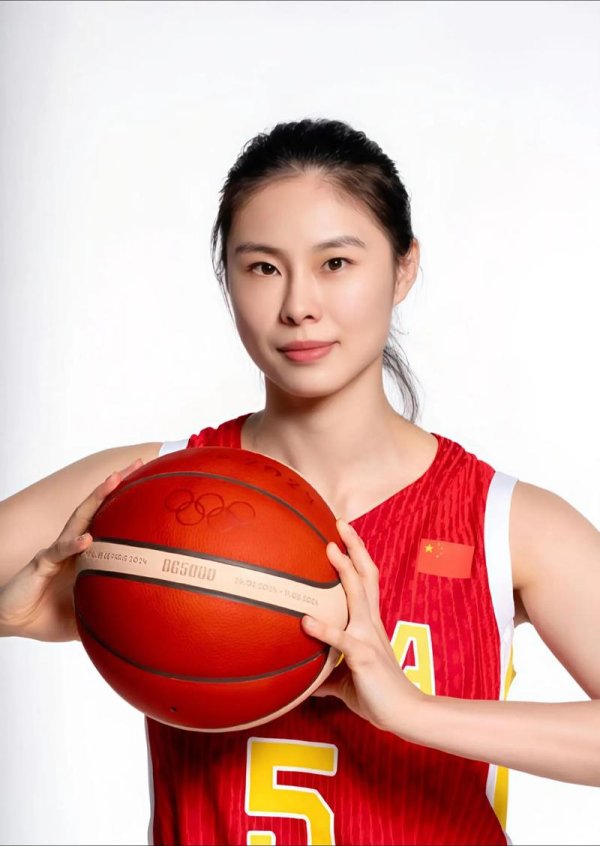 澳门六合彩开奖 王思雨贡献13分，中国女篮热身赛再负日本，战绩1胜4负